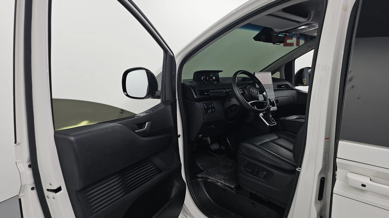 Hyundai Staria L3.5 Tourer 9seater autogeorge.com - изображение 8