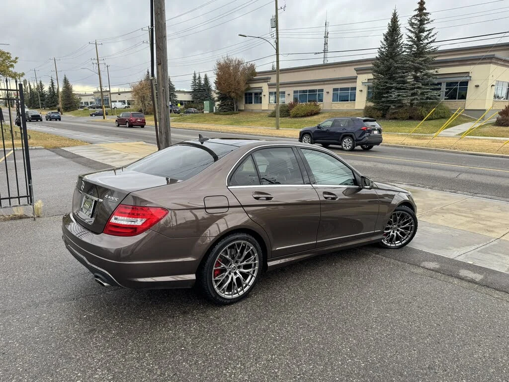 Mercedes-Benz C 300 4matic * CARFAX * АвтоКредит * (ЦЕНА ДО БГ) - изображение 4