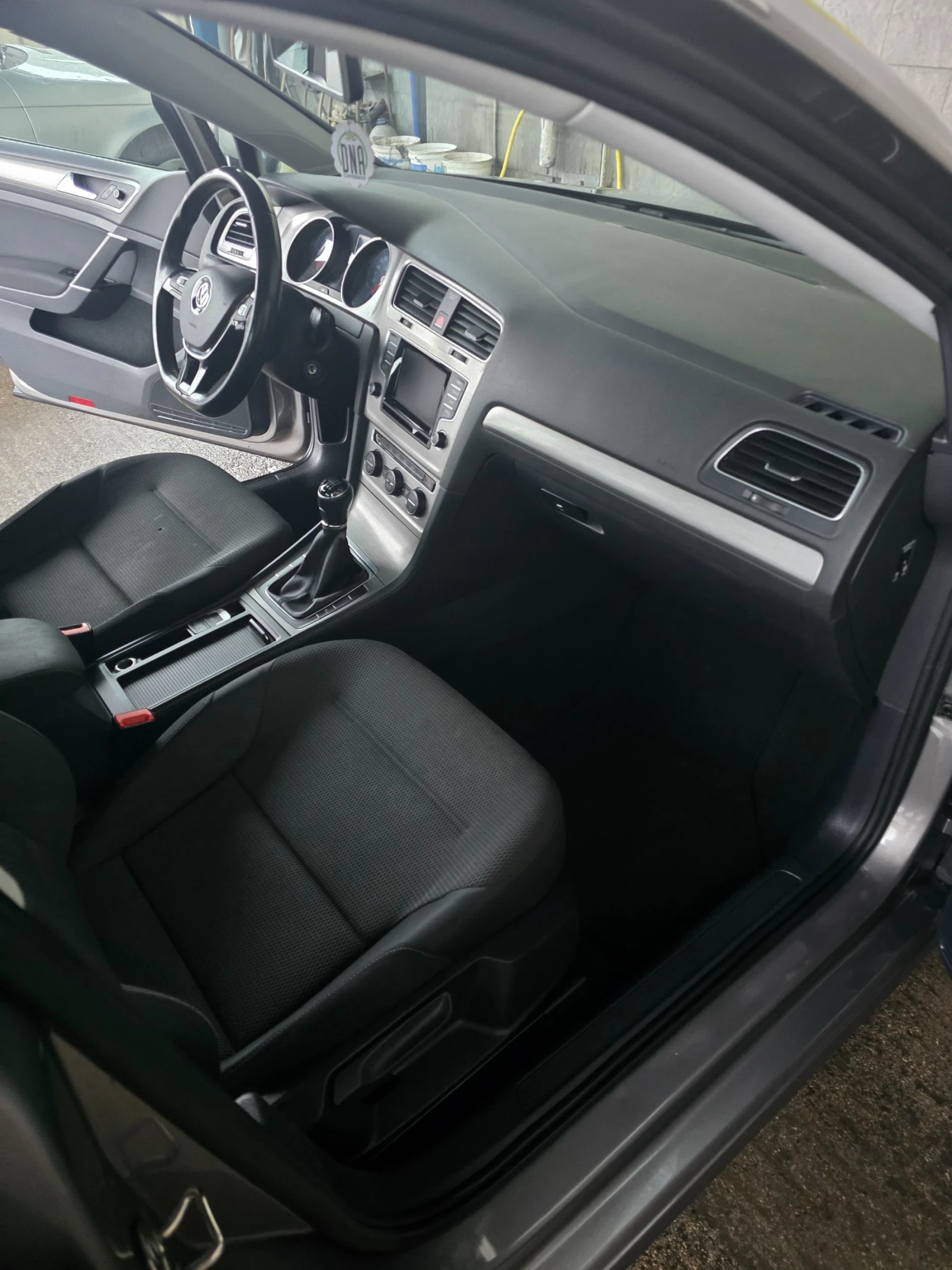 VW Golf 1.6 TDI COMFORTLINE - изображение 9