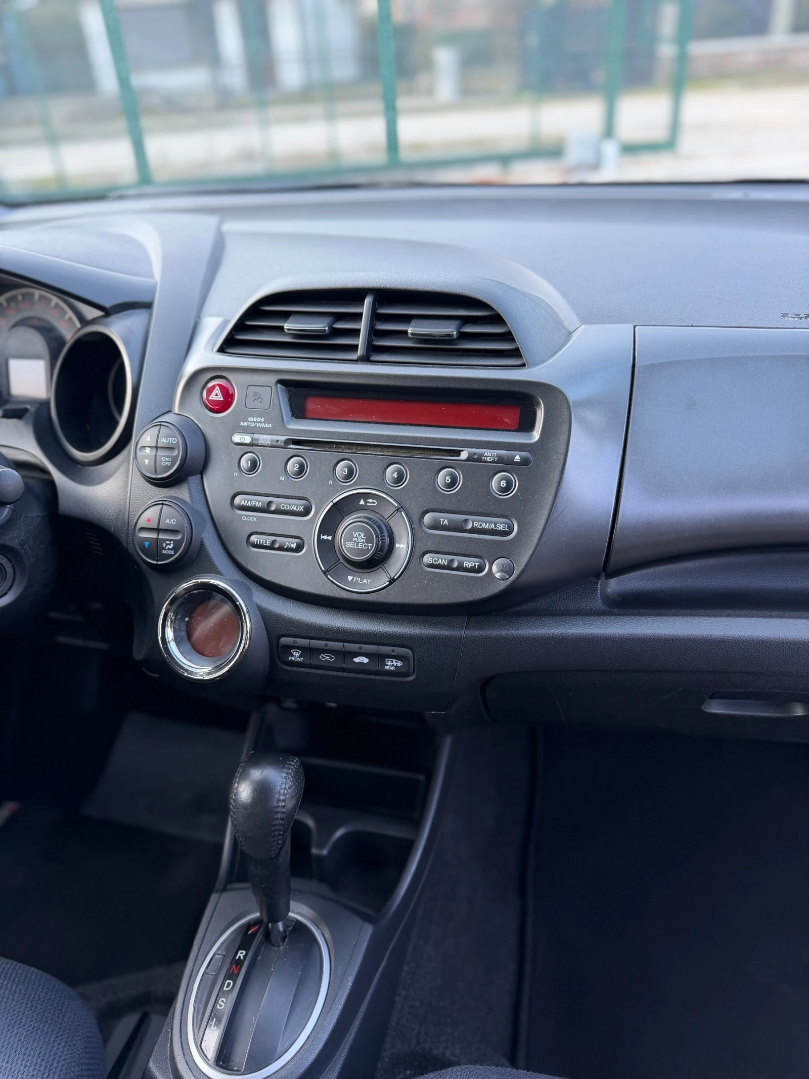 Honda Jazz 1.4i I-VTEC GPL BRC ITALY, снимка 11 - Автомобили и джипове - 53838705