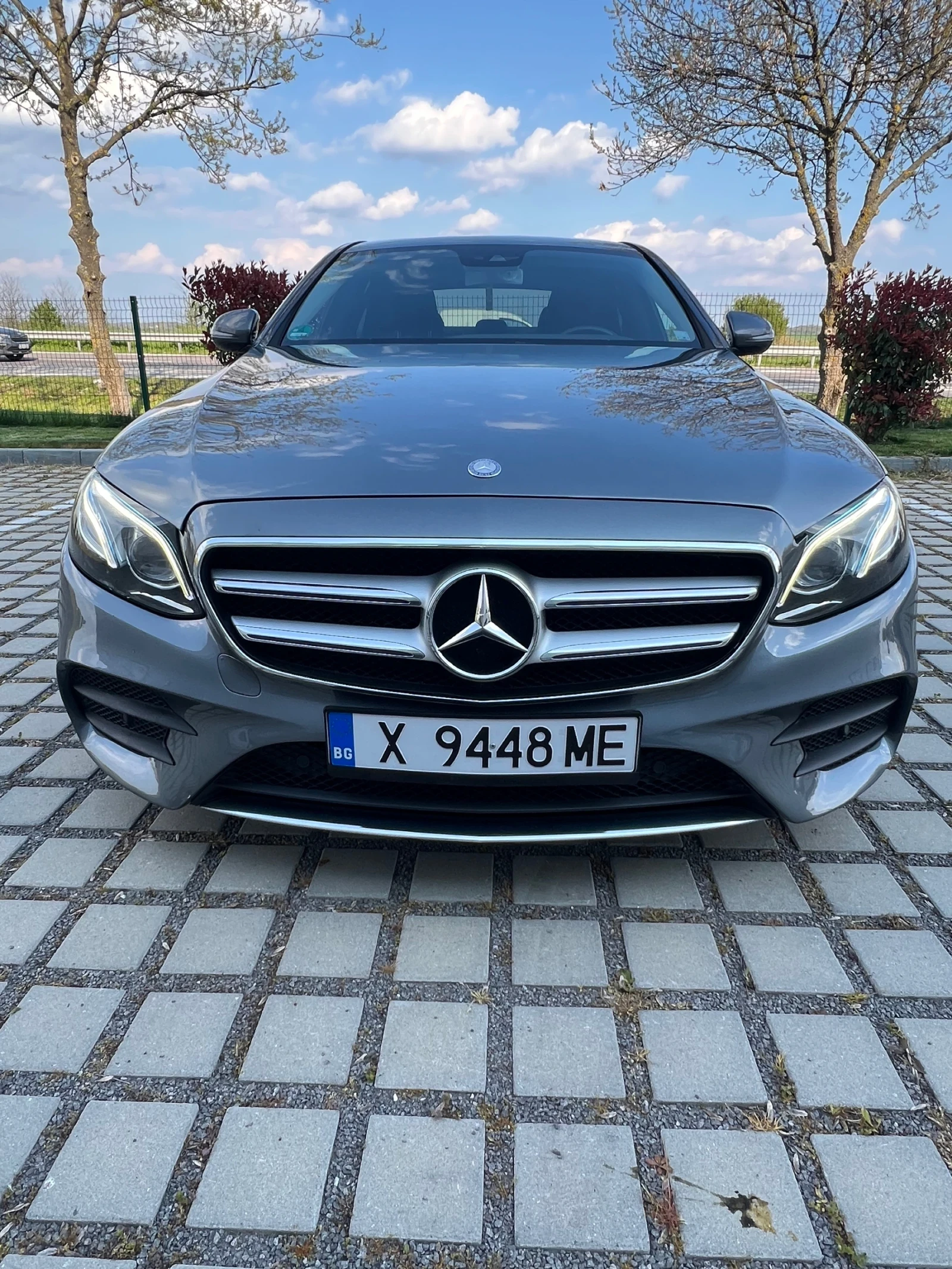 Mercedes-Benz E 220 AMG