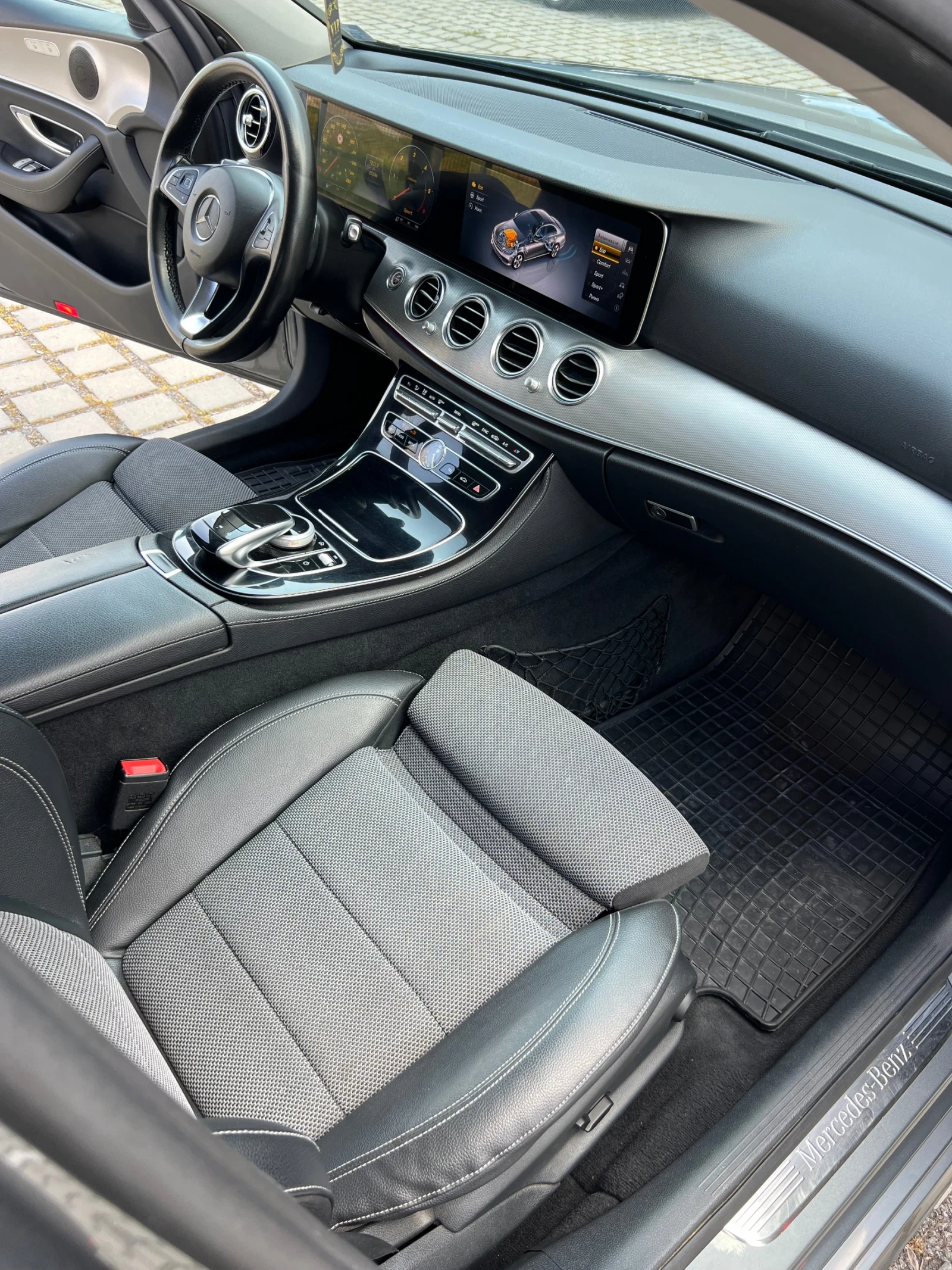 Mercedes-Benz E 220 AMG, снимка 16 - Автомобили и джипове - 54239051