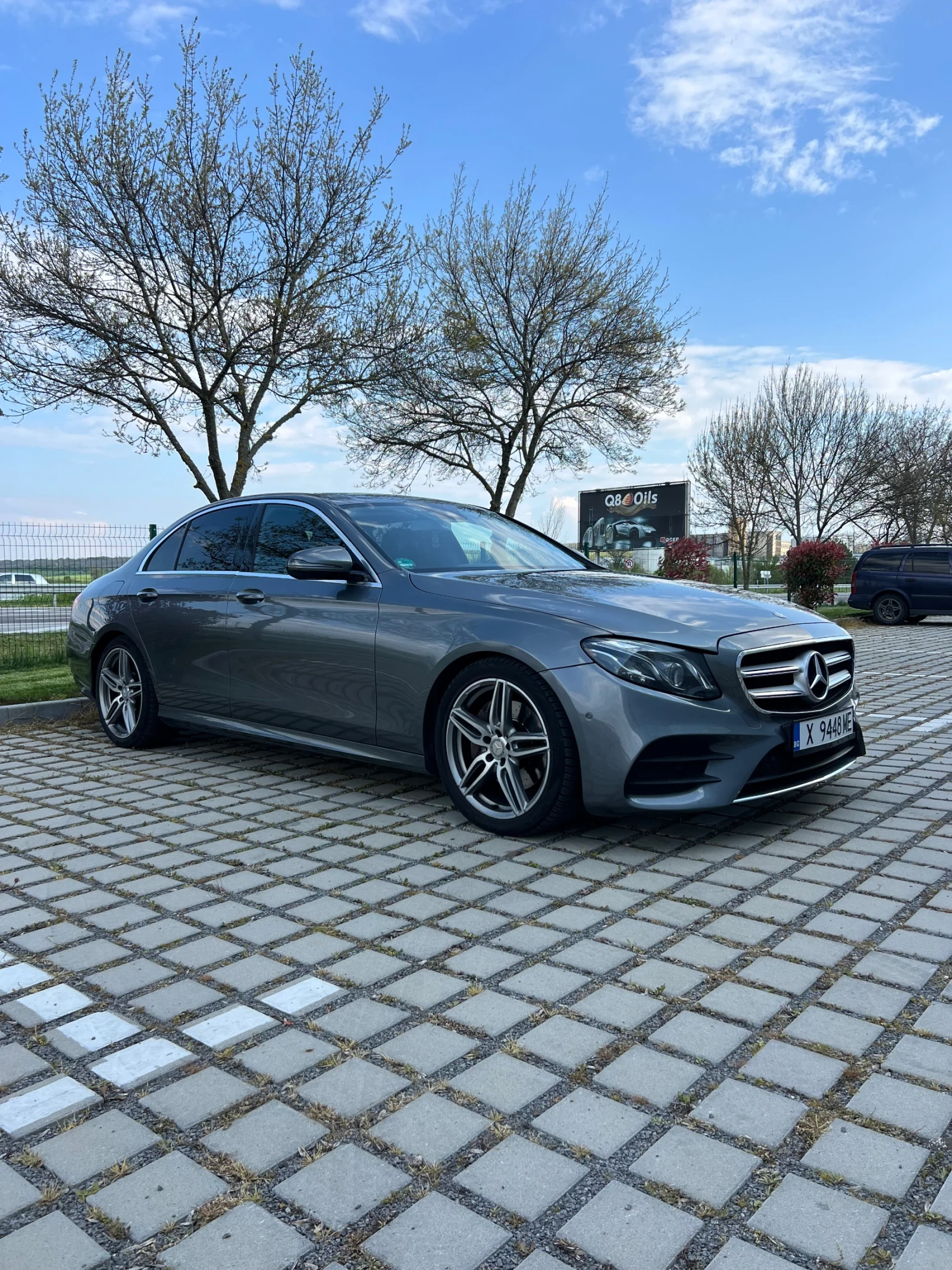 Mercedes-Benz E 220 AMG, снимка 5 - Автомобили и джипове - 54239051