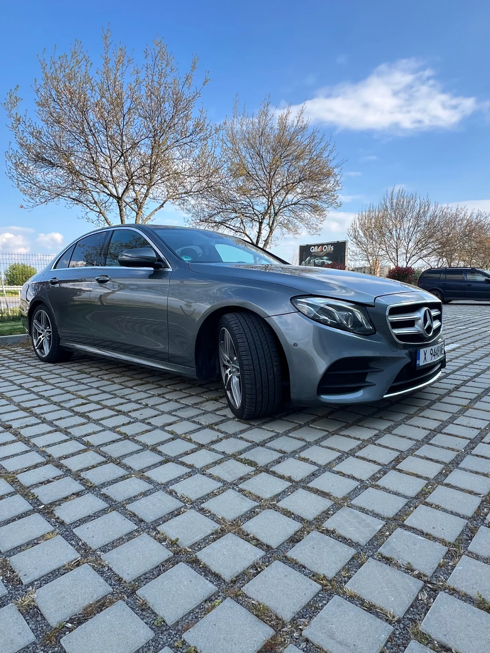 Mercedes-Benz E 220 AMG, снимка 7 - Автомобили и джипове - 54239051