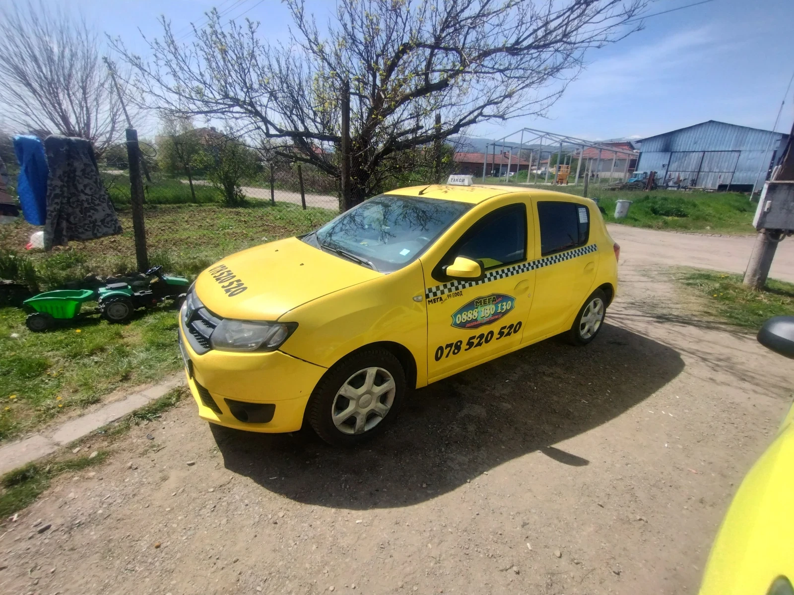 Dacia Sandero 1.2 LPG, снимка 2 - Автомобили и джипове - 54241879