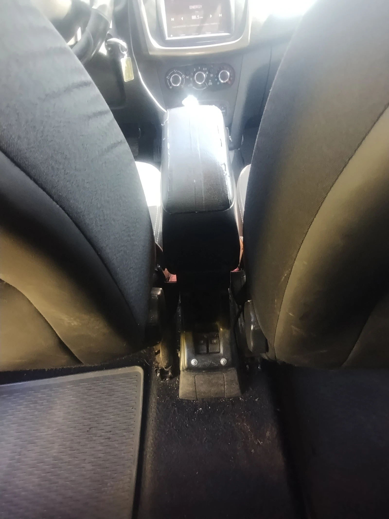 Dacia Sandero 1.2 LPG, снимка 12 - Автомобили и джипове - 54241879