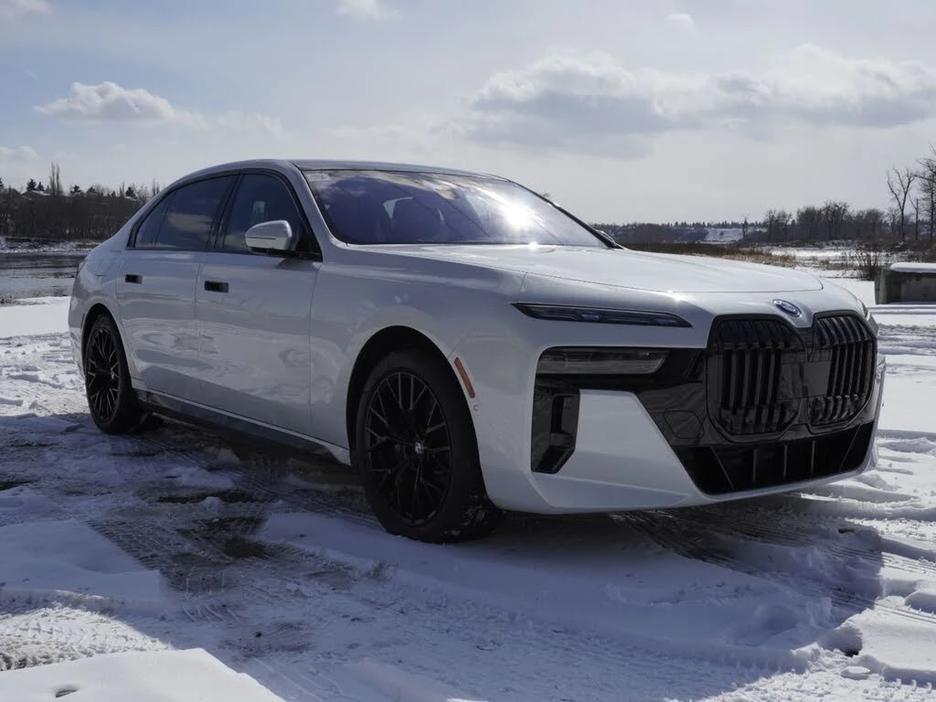 BMW 750 750e xDrive * THEATHER MODE* 360* BO&W AUDIO, снимка 5 - Автомобили и джипове - 54393843