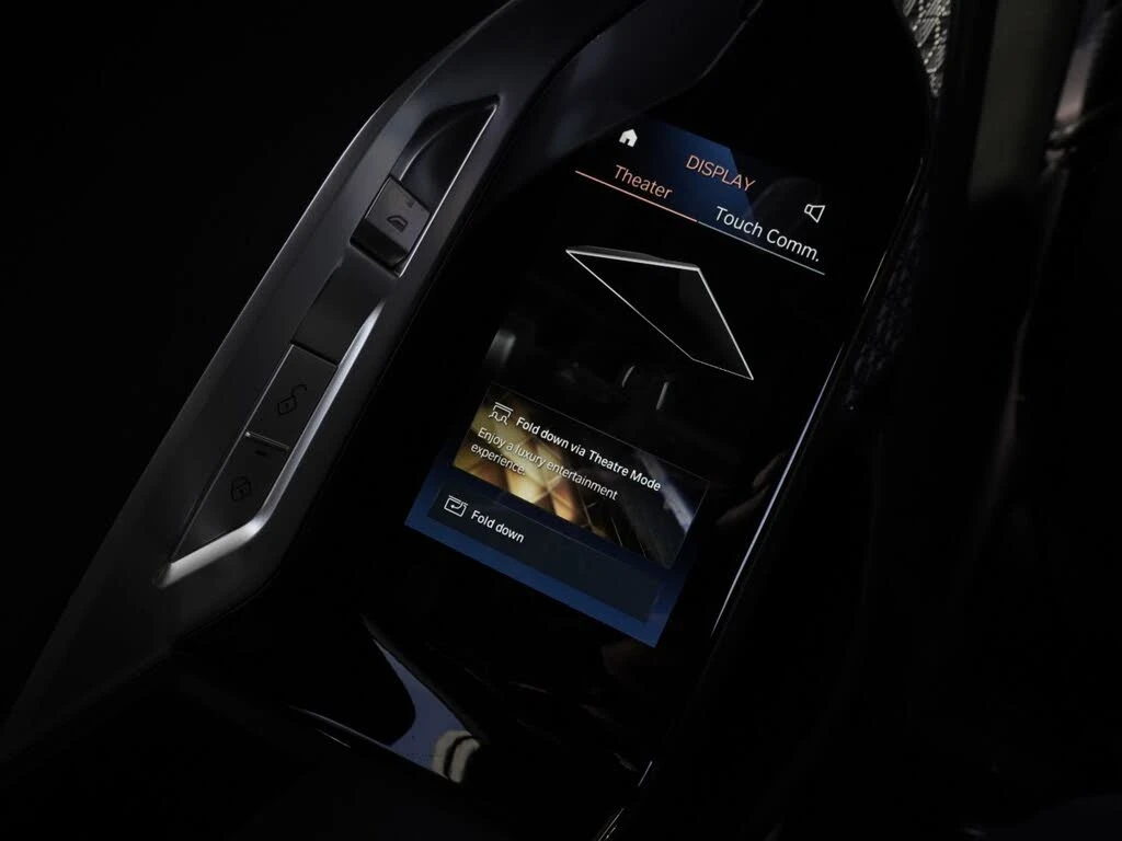 BMW 750 750e xDrive * THEATHER MODE* 360* BO&W AUDIO, снимка 12 - Автомобили и джипове - 54393843