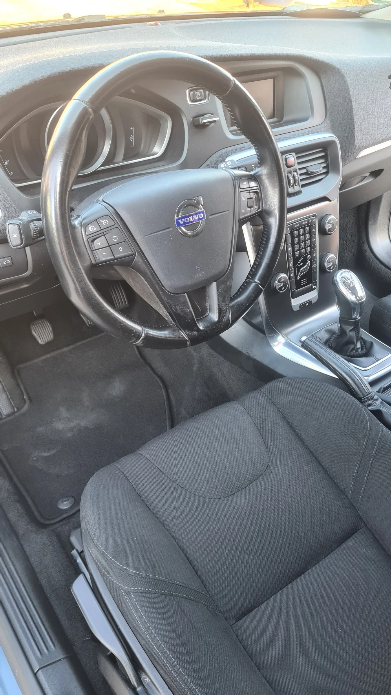 Volvo V40, снимка 7 - Автомобили и джипове - 55098349