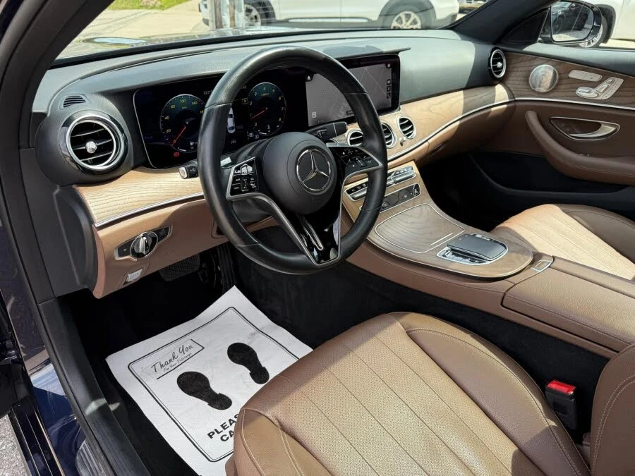 Mercedes-Benz E 350 4MATIC* AMG* BURMESTER* DISTRONIC* HEAD UP* ПАНО, снимка 10 - Автомобили и джипове - 55211799