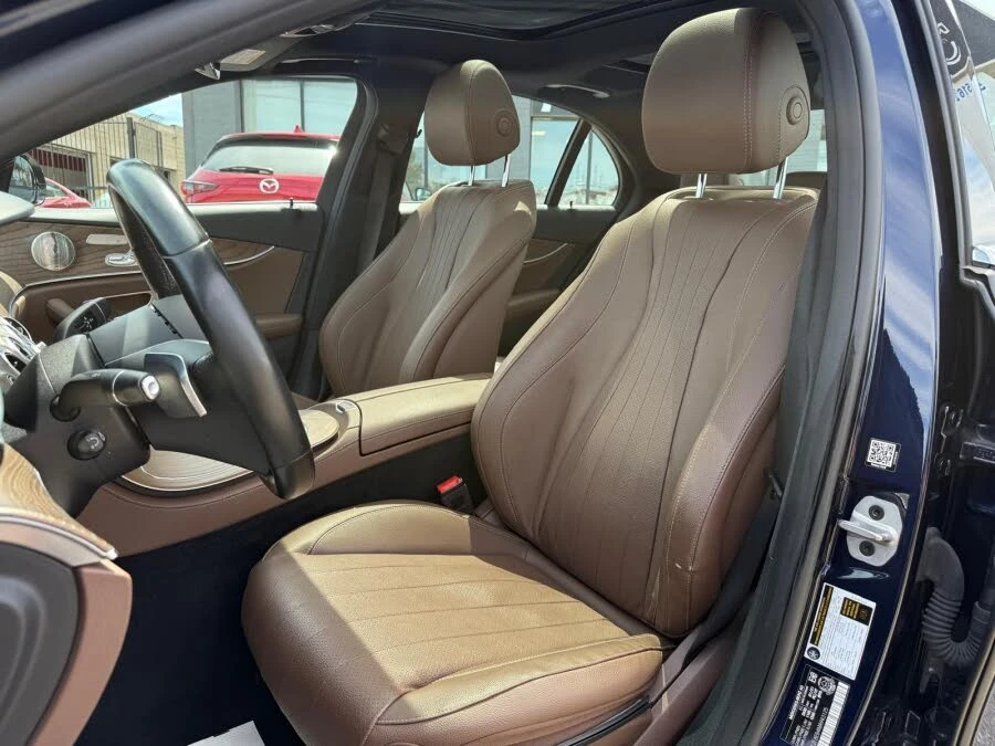 Mercedes-Benz E 350 4MATIC* AMG* BURMESTER* DISTRONIC* HEAD UP* ПАНО, снимка 9 - Автомобили и джипове - 55211799