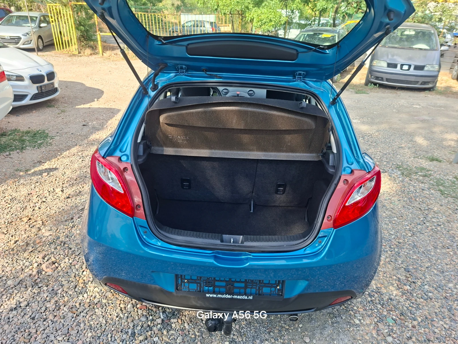 Mazda 2 1.3 Benzin 86кс. ЕВРО 5, снимка 13 - Автомобили и джипове - 55933802