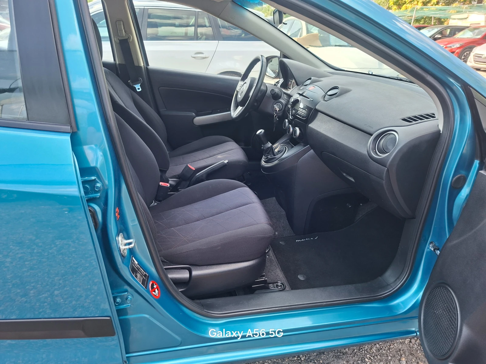 Mazda 2 1.3 Benzin 86кс. ЕВРО 5, снимка 7 - Автомобили и джипове - 55933802