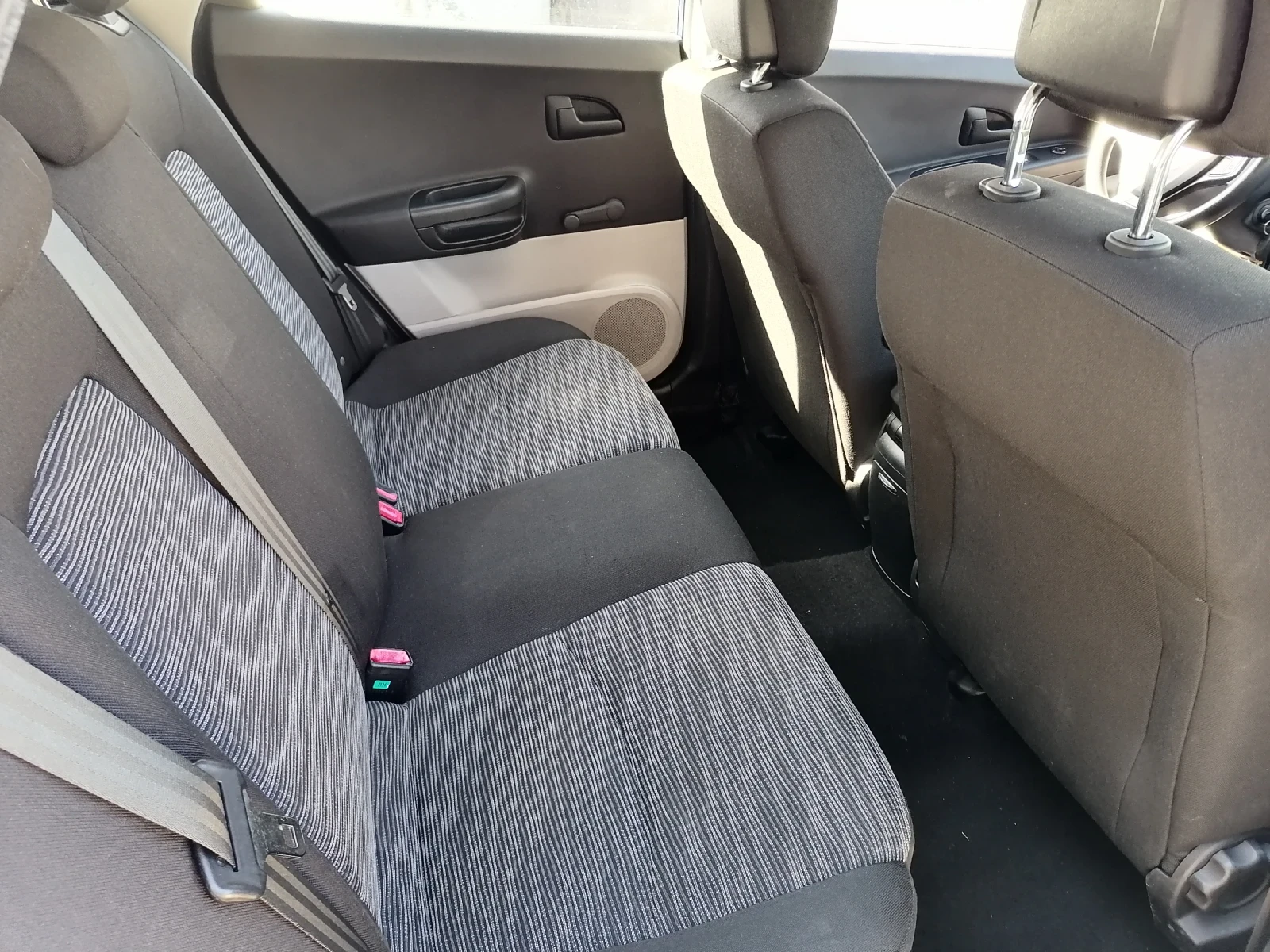 Kia Ceed 1.4i/105kc, климатик , снимка 8 - Автомобили и джипове - 56322330