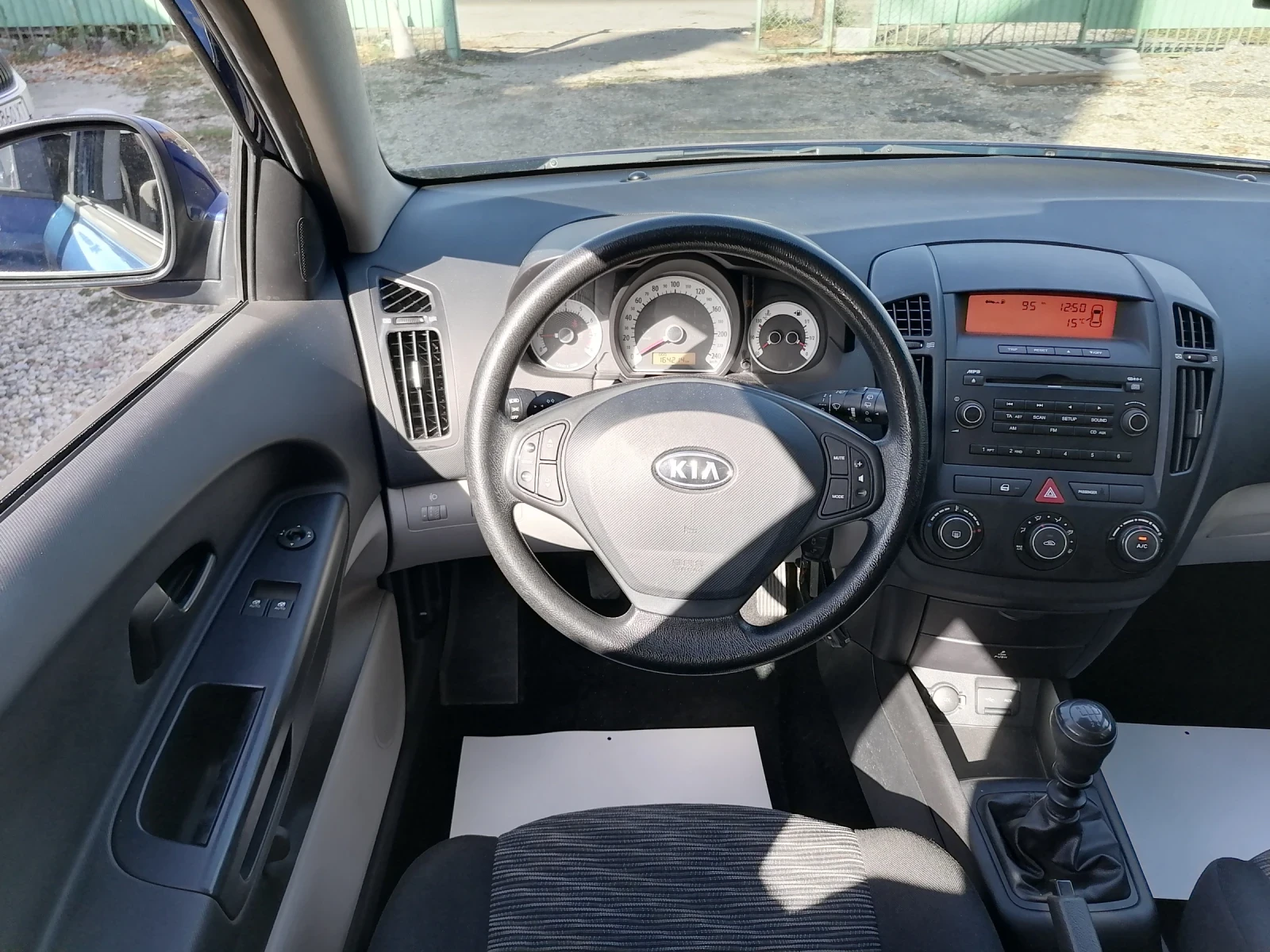 Kia Ceed 1.4i/105kc, климатик , снимка 12 - Автомобили и джипове - 56322330