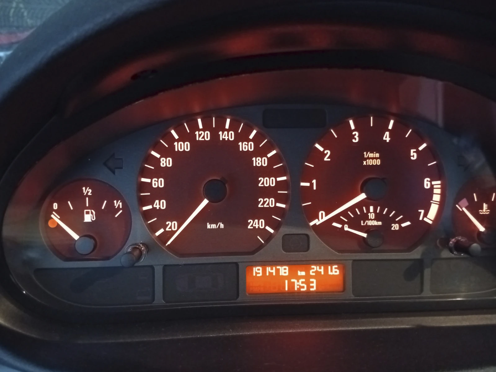 BMW 318 E46, снимка 7 - Автомобили и джипове - 56442392