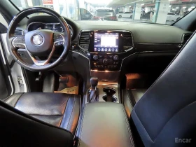 Jeep Grand cherokee 3.6* V6* 8ZF* OVERLAND* ДИСТРОНИК* ОБДУХВАНЕ* КАМЕ, снимка 6