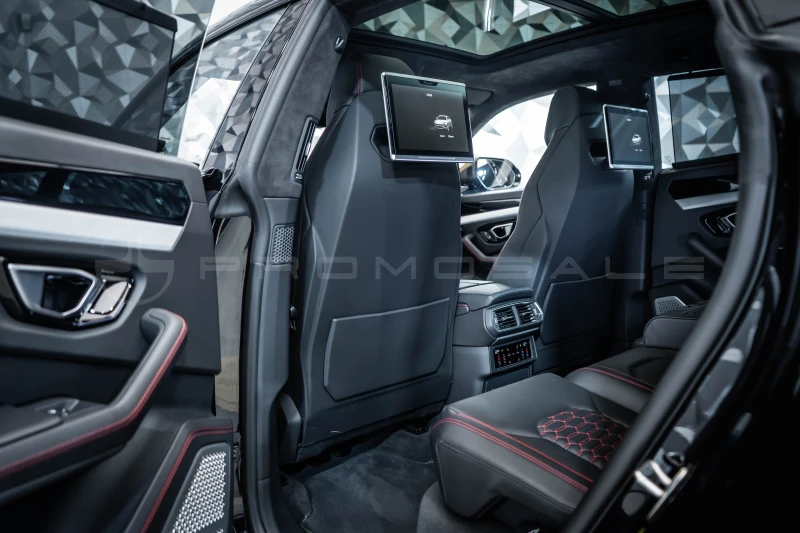 Lamborghini Urus Carbon* 22* Pano* B&O* TV, снимка 14 - Автомобили и джипове - 47812958