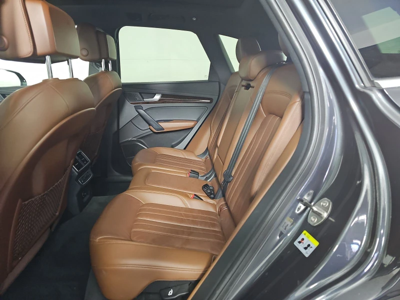 Audi Q5 2.0T* PREMIUM* PLUS* ДИГИТАЛНО* ТАБЛО* 360КАМЕРА* , снимка 13 - Автомобили и джипове - 52835596