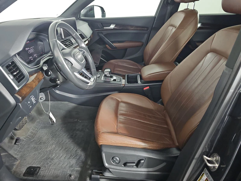 Audi Q5 2.0T* PREMIUM* PLUS* ДИГИТАЛНО* ТАБЛО* 360КАМЕРА* , снимка 11 - Автомобили и джипове - 52835596