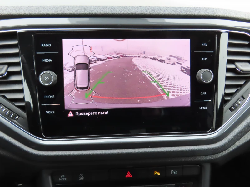 VW T-Roc Sport 1.5 TSI OPF DSG, снимка 8 - Автомобили и джипове - 53368600