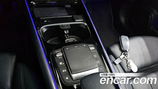 Mercedes-Benz GLA 220 АМБИЕНТНО| КАМЕРА| ПОДГРЕВ| DIST, снимка 10 - Автомобили и джипове - 55846737