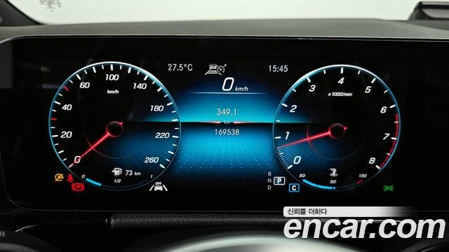 Mercedes-Benz GLA 220 АМБИЕНТНО| КАМЕРА| ПОДГРЕВ| DIST, снимка 8 - Автомобили и джипове - 55846737