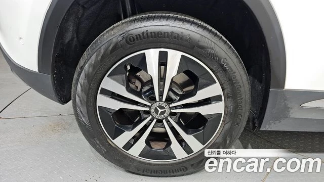 Mercedes-Benz GLA 220 АМБИЕНТНО| КАМЕРА| ПОДГРЕВ| DIST, снимка 17 - Автомобили и джипове - 55846737