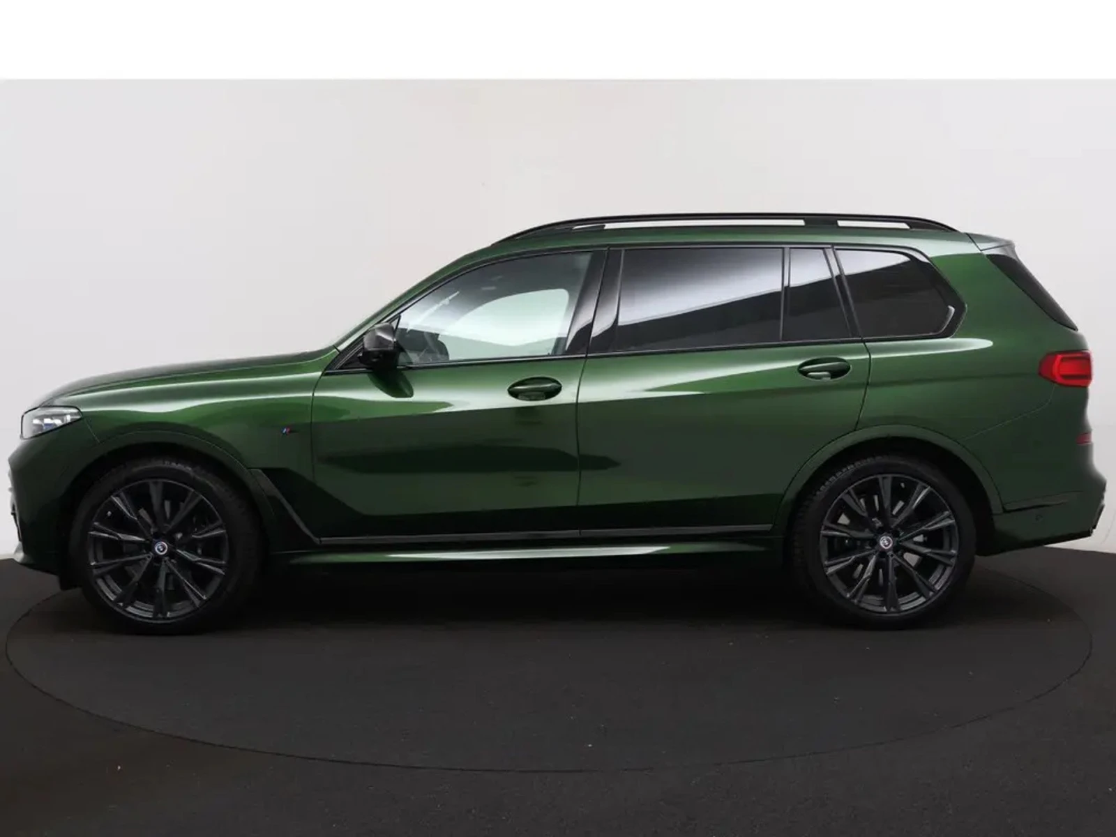 BMW X7 M 50i - изображение 8