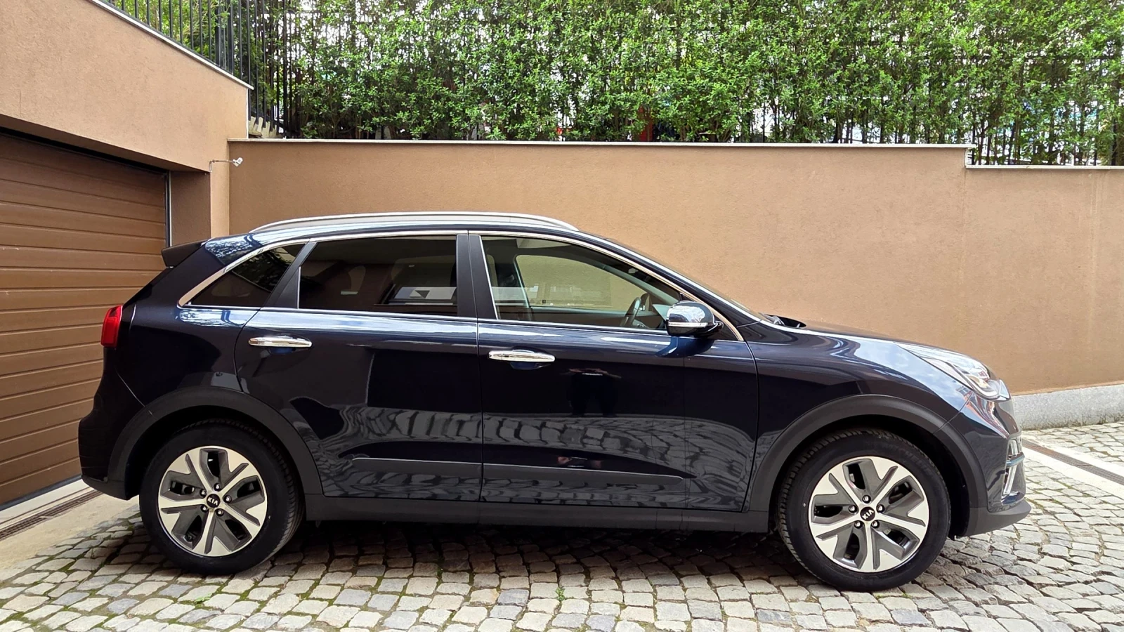 Kia Niro SOH100%/Premium, снимка 2 - Автомобили и джипове - 55005585
