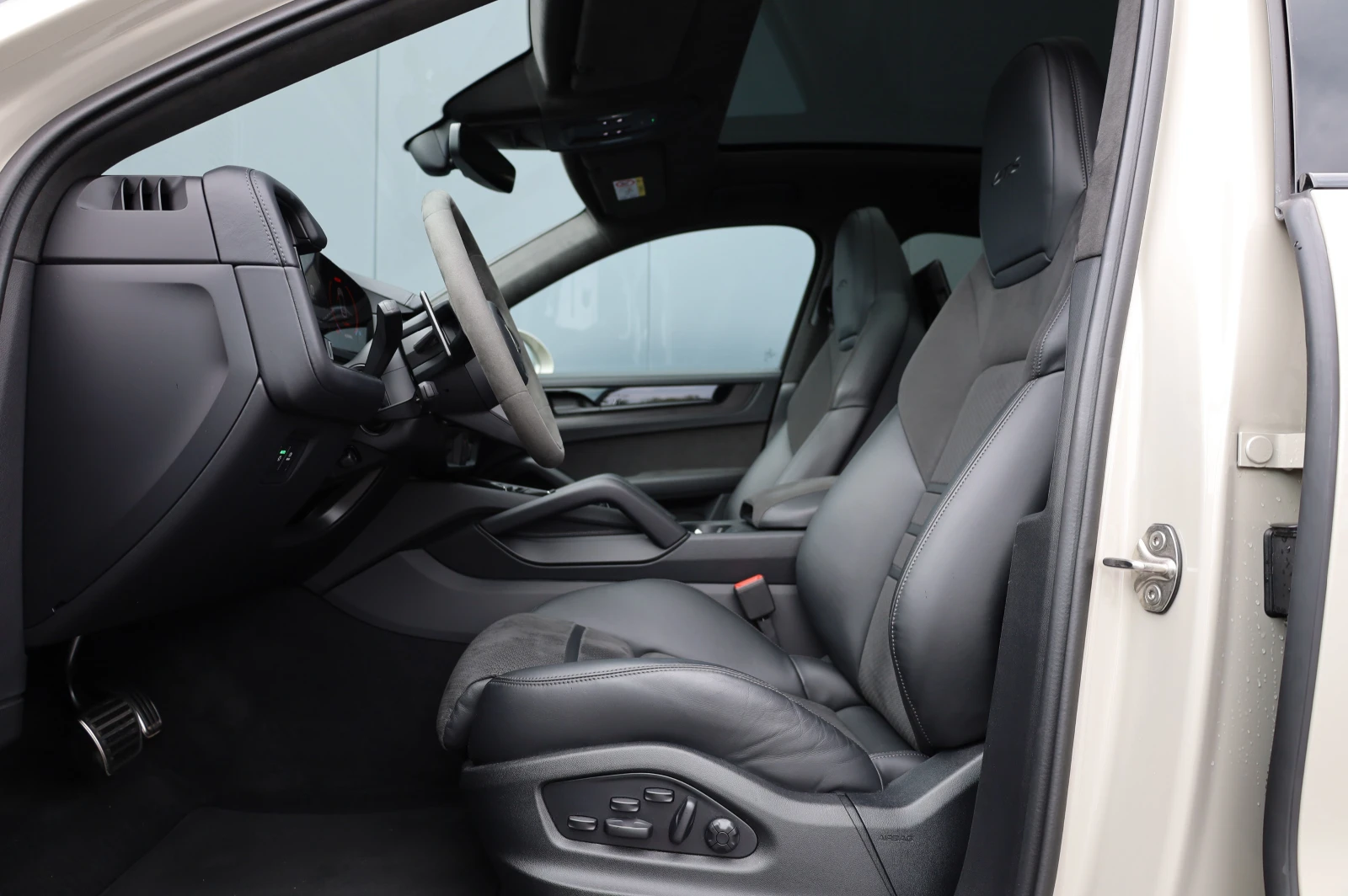 Porsche Cayenne * NEW MODEL* GTS* HD MATRIX LIGTS* BOSE* PANO* 360, снимка 12 - Автомобили и джипове - 55013310