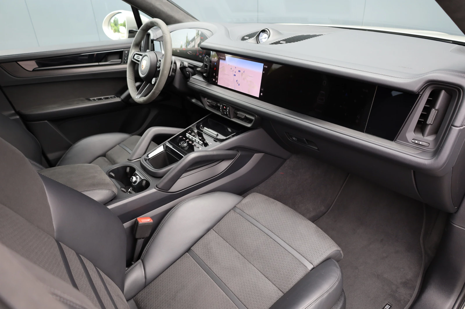 Porsche Cayenne * NEW MODEL* GTS* HD MATRIX LIGTS* BOSE* PANO* 360, снимка 15 - Автомобили и джипове - 55013310