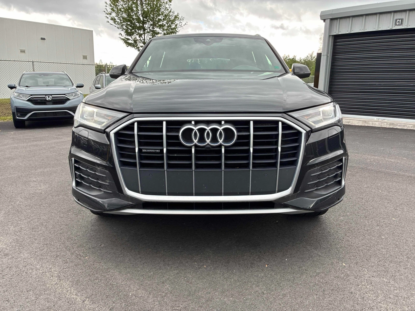 Audi Q7 KOMFORT* ДИСТРОНИК* ПАНО* ДИГИТАЛ* МЕМОРИ* , снимка 2 - Автомобили и джипове - 55048392