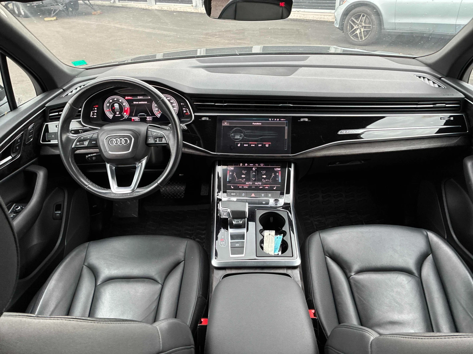 Audi Q7 KOMFORT* ДИСТРОНИК* ПАНО* ДИГИТАЛ* МЕМОРИ* , снимка 7 - Автомобили и джипове - 55048392