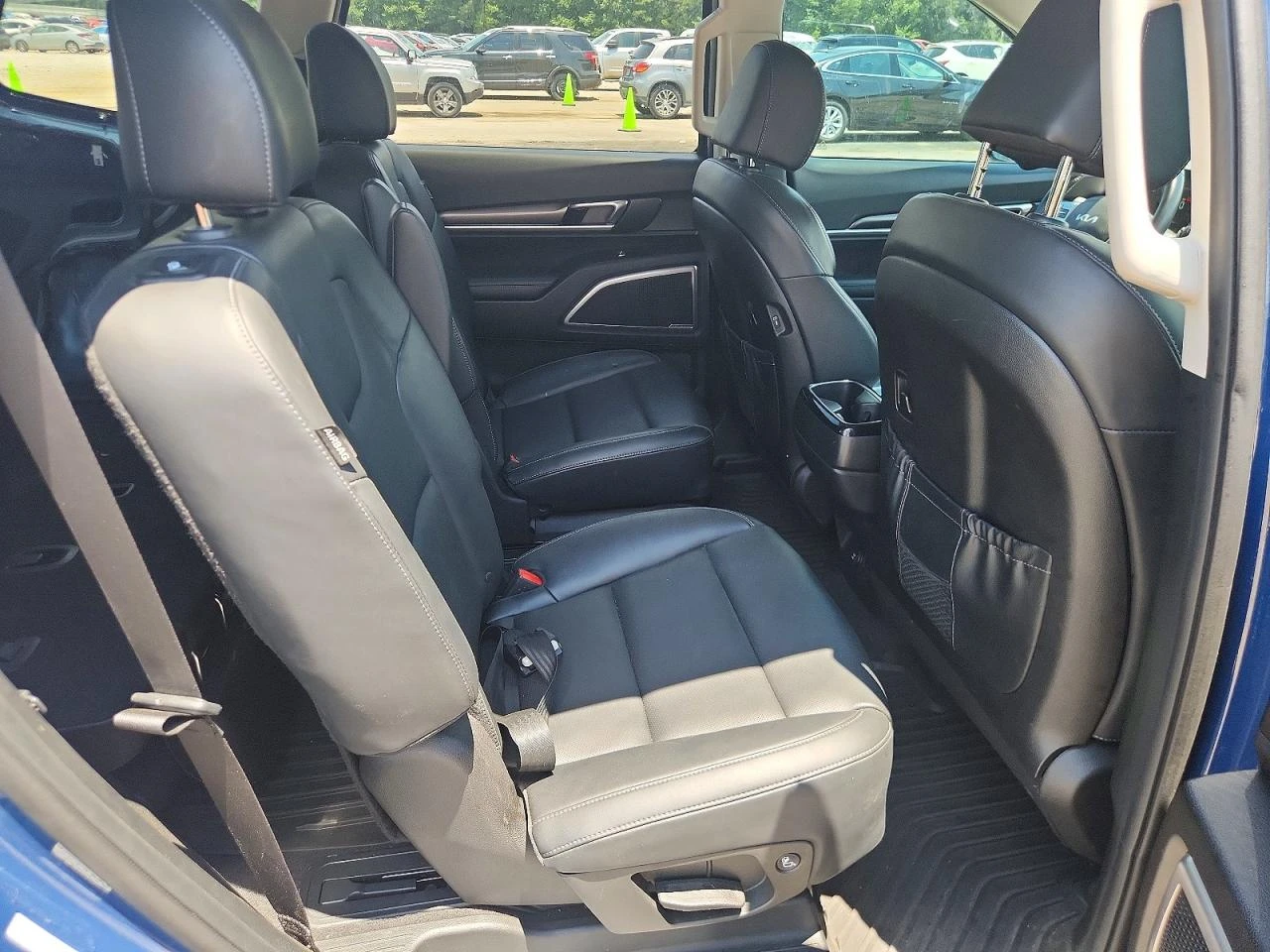 Kia Telluride 3.8l S, снимка 11 - Автомобили и джипове - 55772836