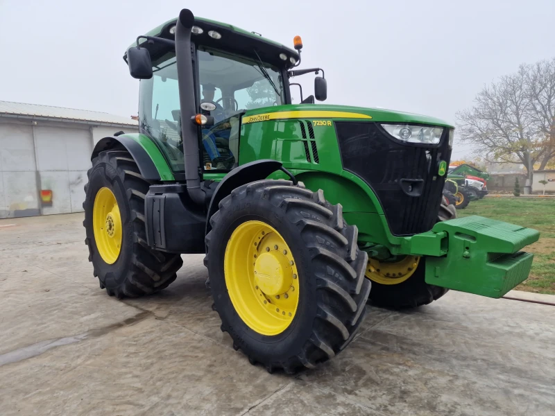 Трактор John Deere 7230R