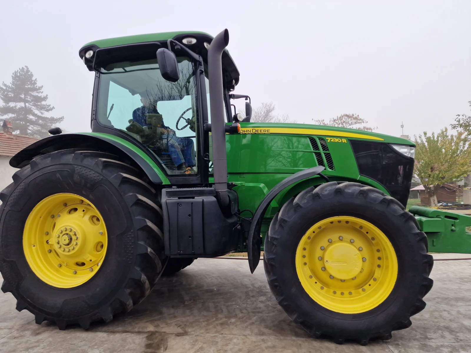  John Deere 7230R | Mobile.bg   3