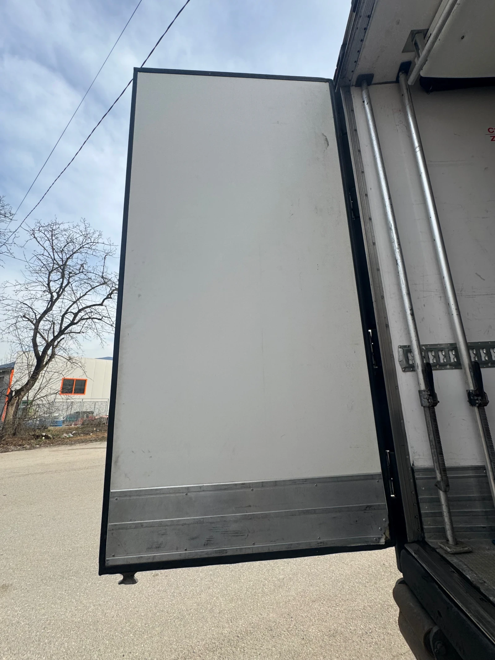 ����������� LAMBERET LVFS-3 Termo-King SLX Bi-Temperatur | Mobile.bg � ����������� 6