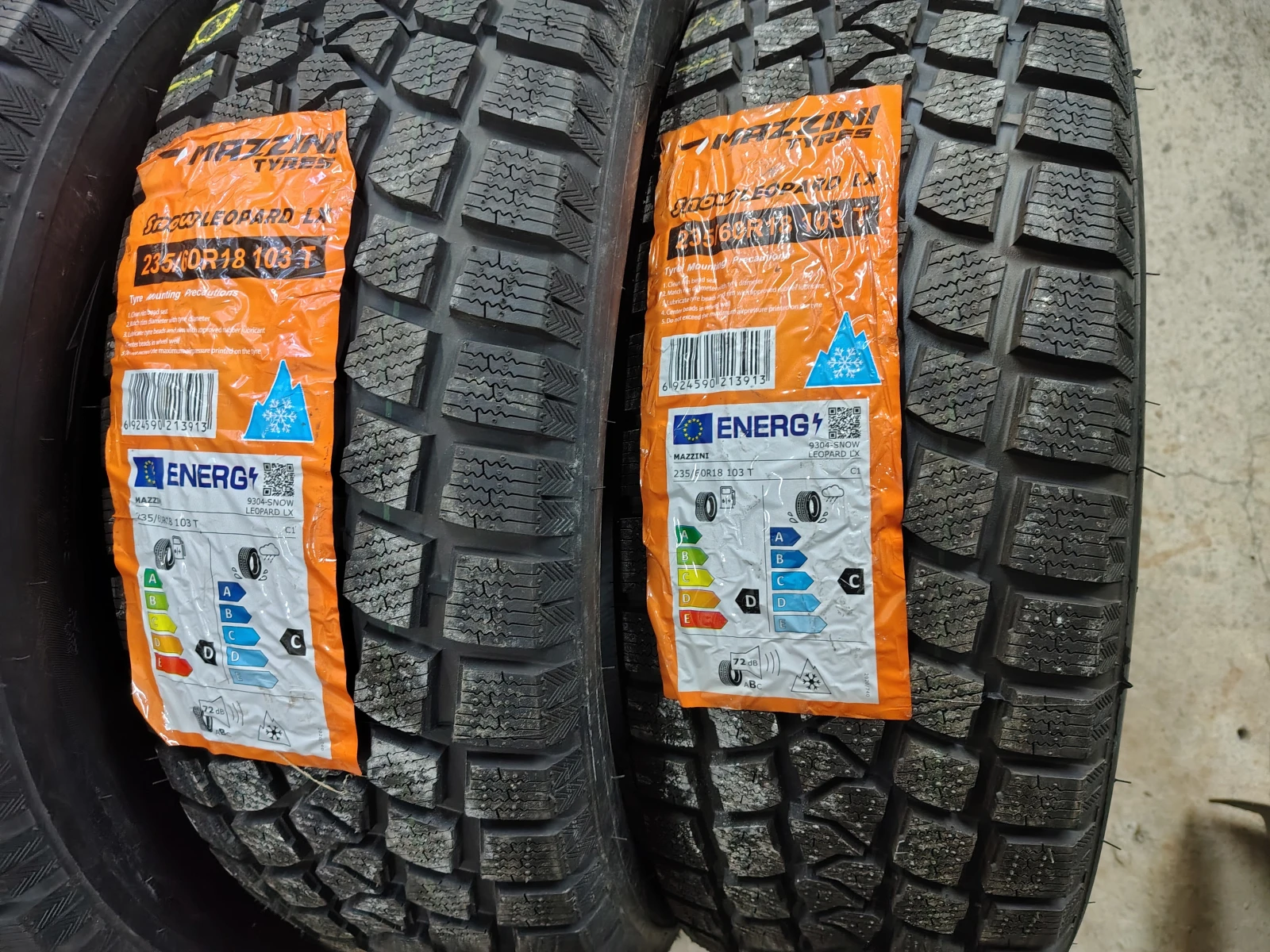 Гуми Зимни 235/60R18, снимка 5 - Гуми и джанти - 54091220