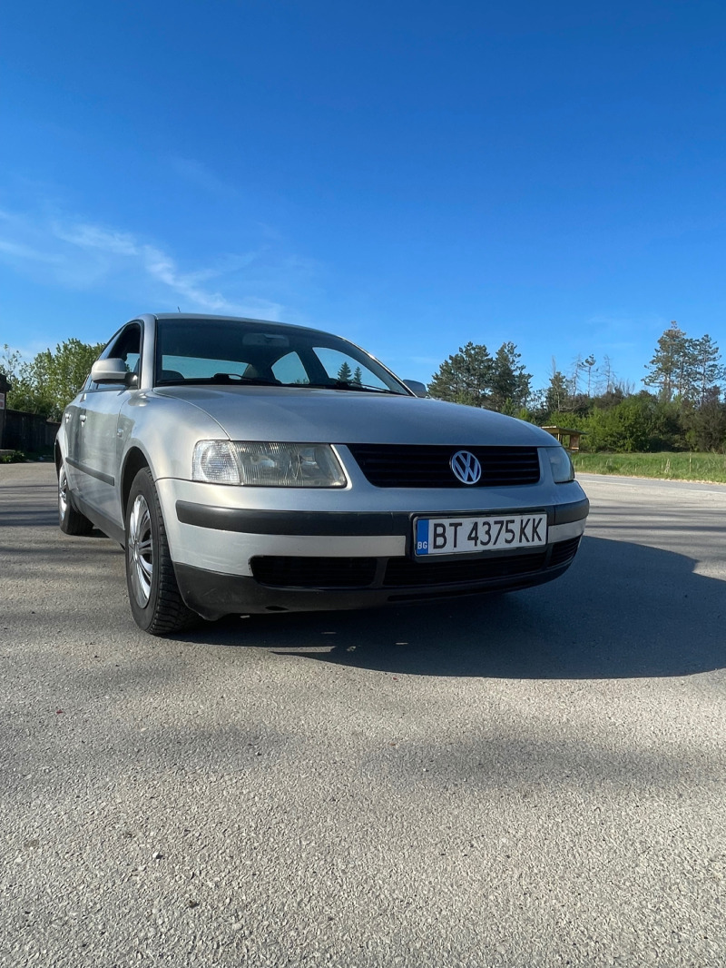 VW Passat, снимка 1 - Автомобили и джипове - 45793371