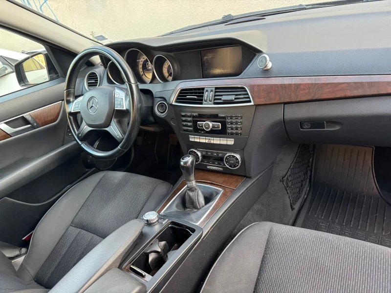 Mercedes-Benz C 200, снимка 17 - Автомобили и джипове - 47622831