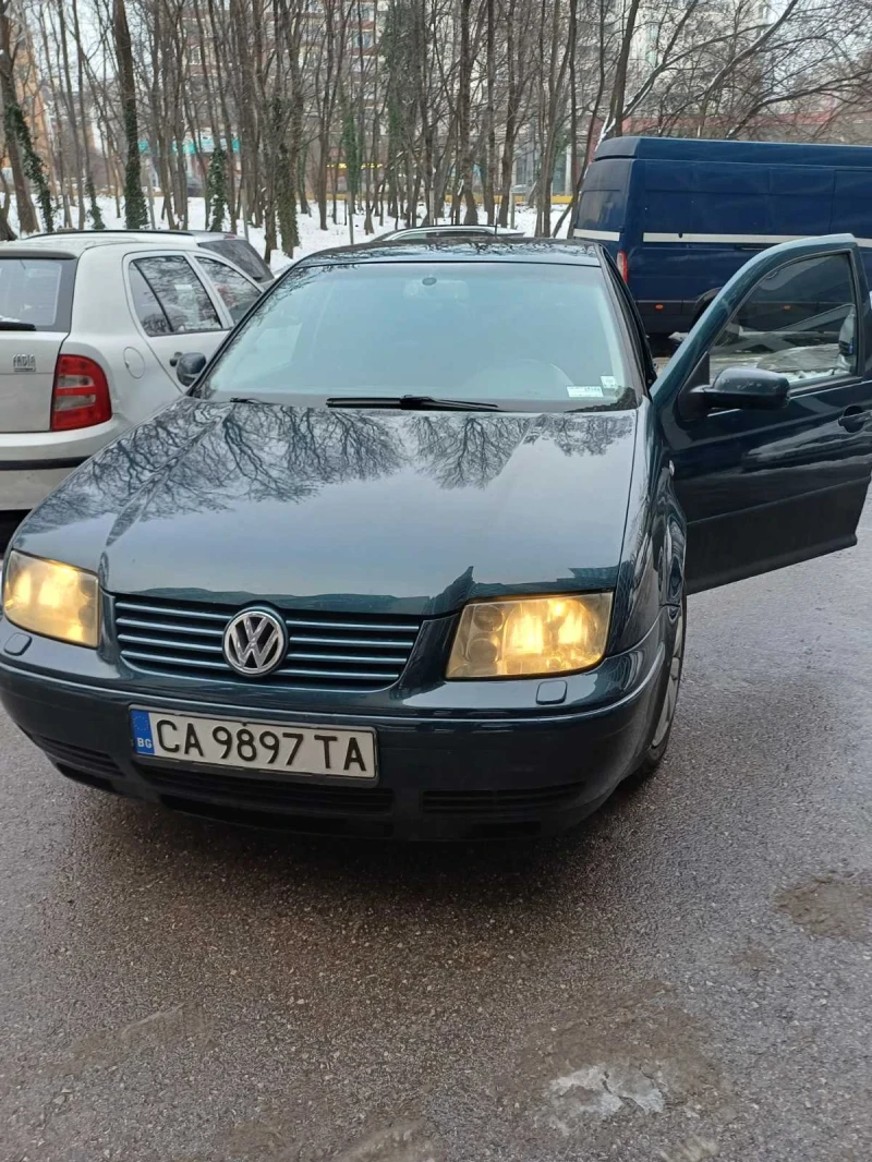 VW Bora, снимка 1 - Автомобили и джипове - 49409599