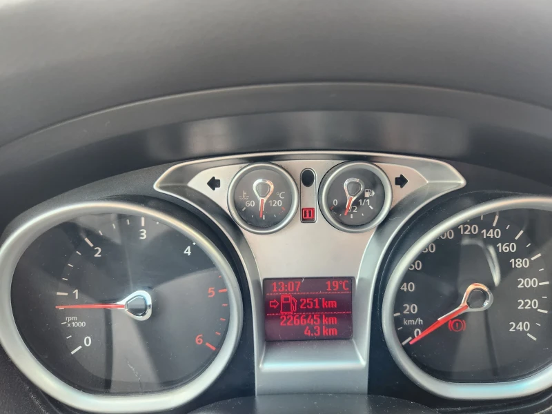 Ford Focus TITANIUM , снимка 11 - Автомобили и джипове - 52657453