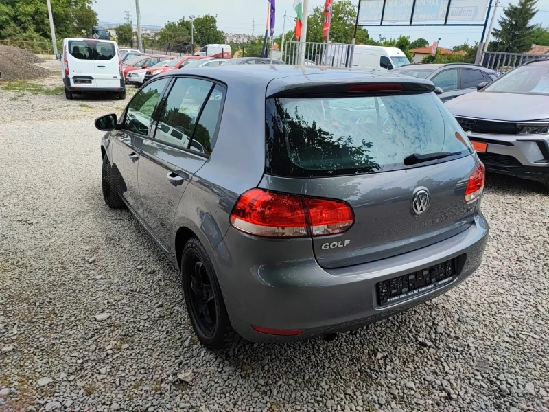 VW Golf 1.6/110kc, снимка 7 - Автомобили и джипове - 51030649