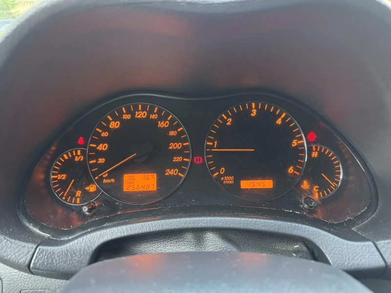 Toyota Avensis, снимка 7 - Автомобили и джипове - 52529336