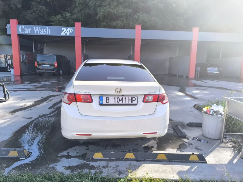 Honda Accord Honda Accord 8 2.2 i-dtec 150к.с., снимка 6 - Автомобили и джипове - 52946071