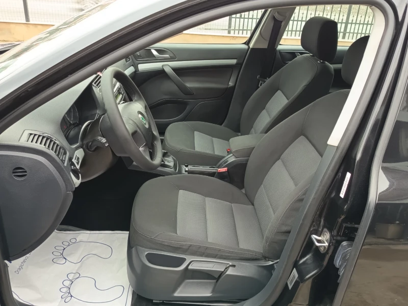 Skoda Octavia 1.6mpi, снимка 8 - Автомобили и джипове - 53100912