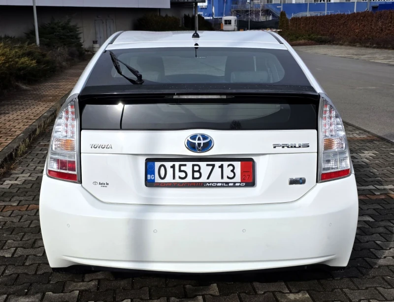 Toyota Prius 1.8Hybrid/136/e-CVT, снимка 5 - Автомобили и джипове - 53285215