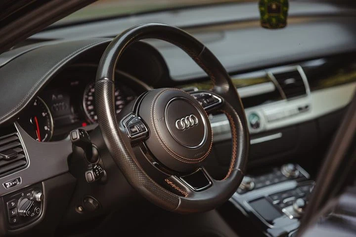 Audi A8 4.2 TDI - изображение 5