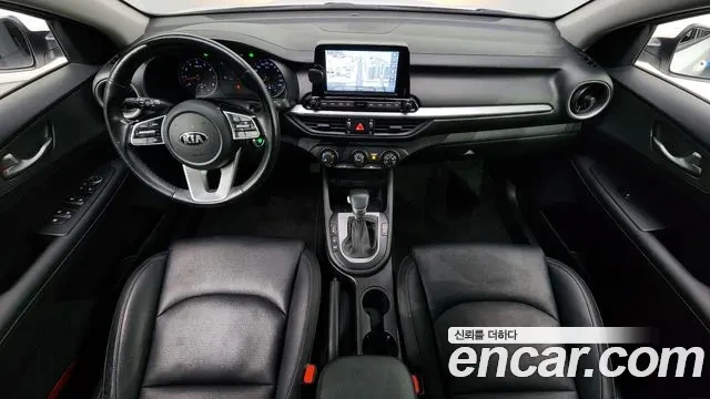 Kia K3 LUXORY, снимка 5 - Автомобили и джипове - 54853524